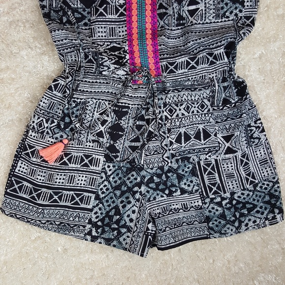 Blue Island Abstract Geometric Print Romper - Picture 4 of 7